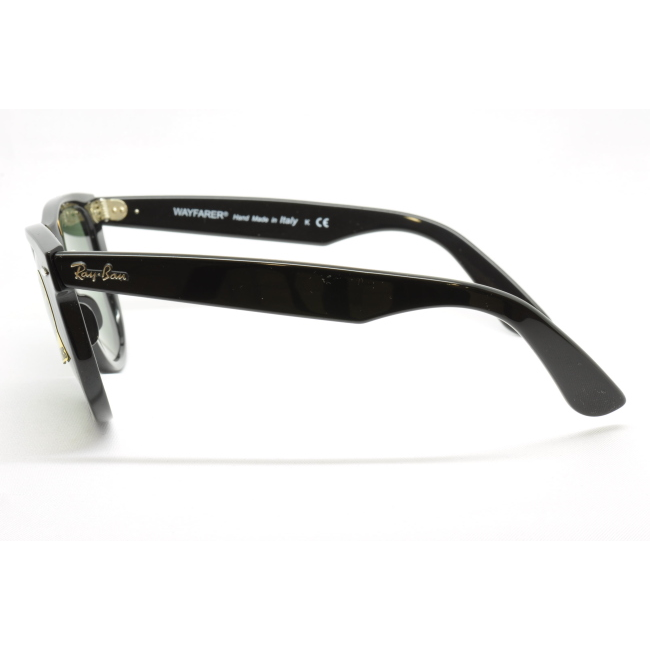 Ray-Ban RB 2140 WAYFARER col. 901 è un occhiale da sole in acetato nero lucido e calibro 50.