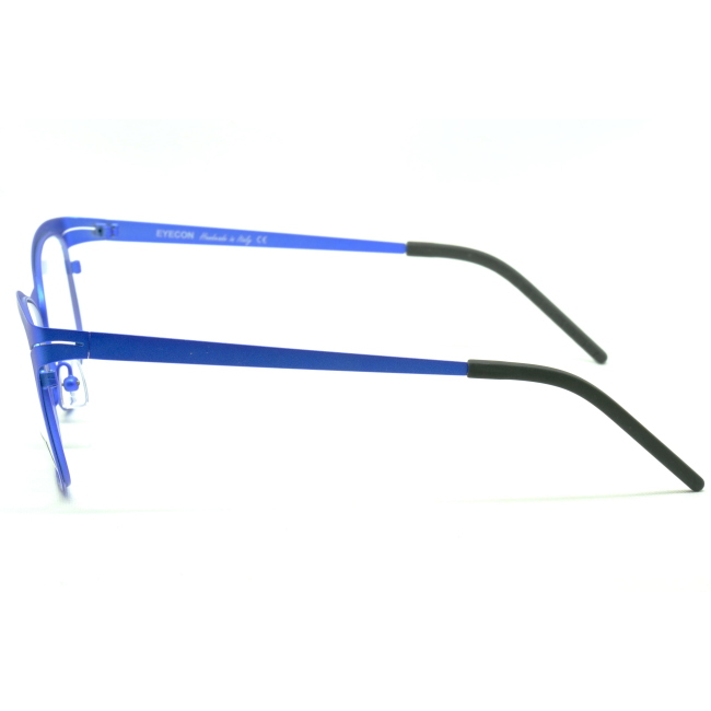 Y-light 106 col. 18 è una montatura da vista in metallo blu elettrico e calibro 54.
