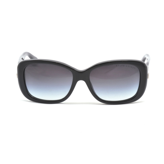 Ralph Lauren RL 8127 B col. 5001/8G è un occhiale da sole in acetato nero lucido e calibro 55.