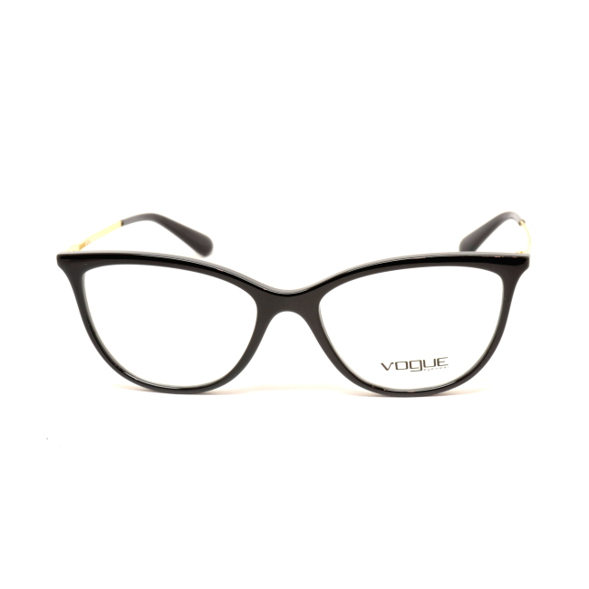 Vogue VO 5239 col. W44 è una montatura da vista in acetato nero lucido e calibro 52.