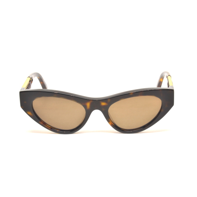 Stella McCartney SC 0193 S col. 002 è un occhiale da sole in acetato marrone tartarugato e calibro 49.