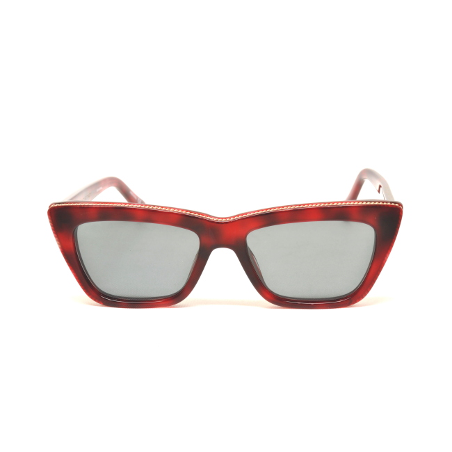 Stella McCartney SC 0188 S col. 003 è un occhiale da sole in acetato tartarugato rosso e calibro 52.