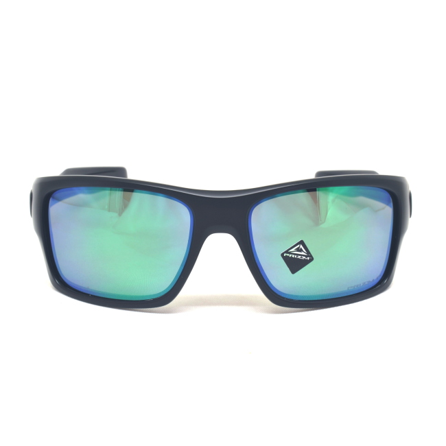Oakley OO 9263 4563 TURBINE col. 45 è un occhiale da sole in acetato nero satinato e calibro 63.