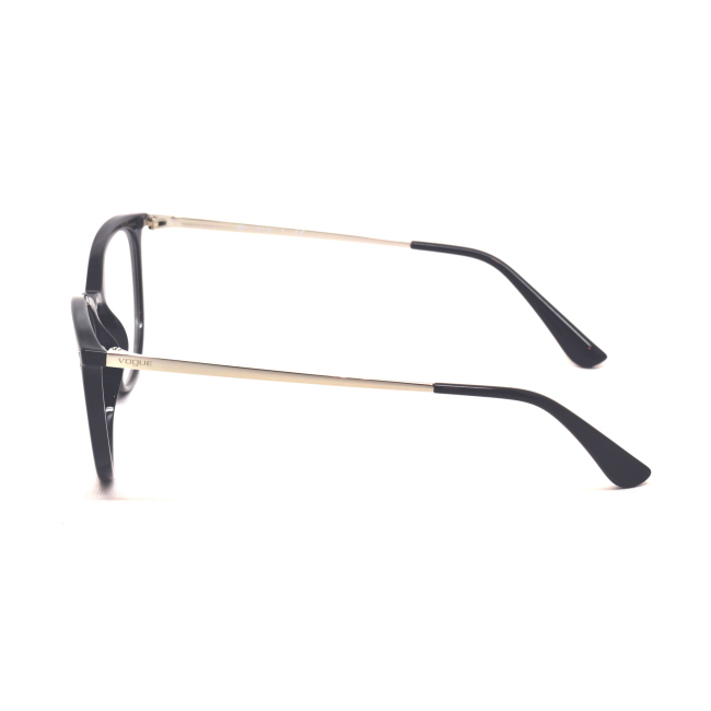 Vogue VO 5276 col. W44 è una montatura da vista in acetato nero lucido e calibro 53.