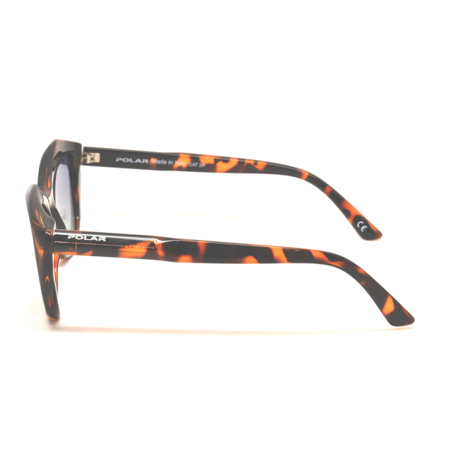 Polar Sunglasses LEMON col. 429 è un occhiale da sole in acetato marrone tartarugato e calibro 50.