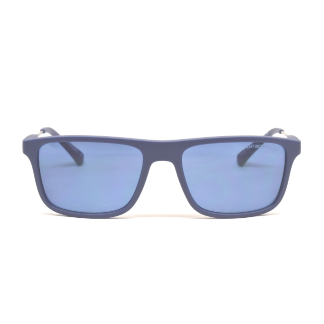 Emporio Armani EA 4151 col. 5754/80 è un occhiale da sole in acetato blu satinato e calibro 56.