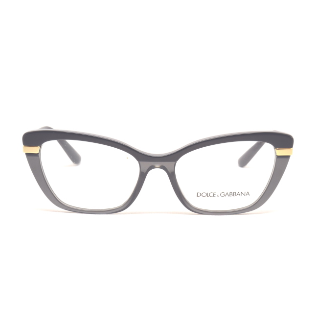 Dolce & Gabbana DG 3325 col. 3246 è una montatura da vista in acetato nero e grigio trasparente e calibro 54.