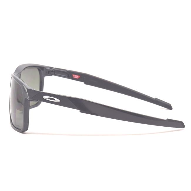 Oakley OO 9460 0159 PORTAL col. 01 è un occhiale da sole in acetato nero lucido e calibro 59.