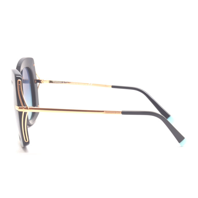 Tiffany & Co. 4169 SOLE col. 80019S è un occhiale da sole in acetato e calibro 54.