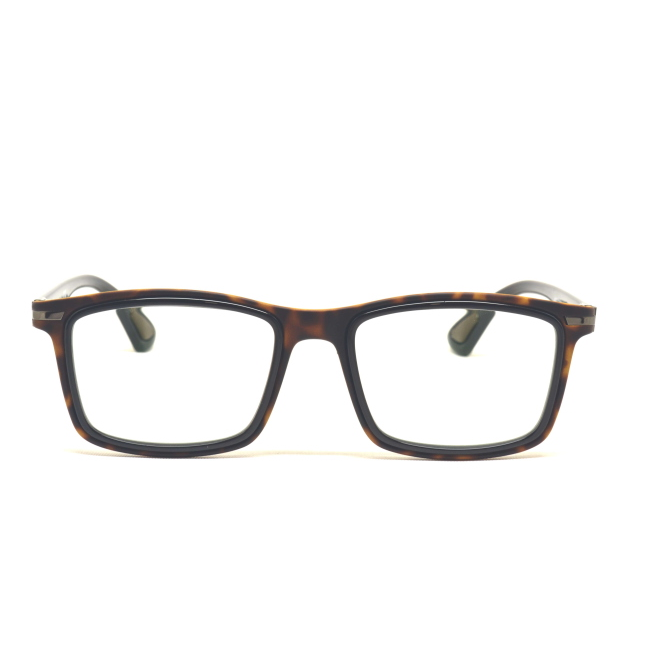 Airdp Style CONCY col. C52 è una montatura da vista in acetato tartarugata opaca con aste ed oculari nero lucido e calibro 52.