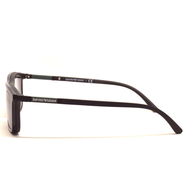 Emporio Armani EA 4160 + 2 CLIP col. 5042/1W è un occhiale da sole da uomo in acetato nero satinato, dalla forma rettangolare e calibro 55.