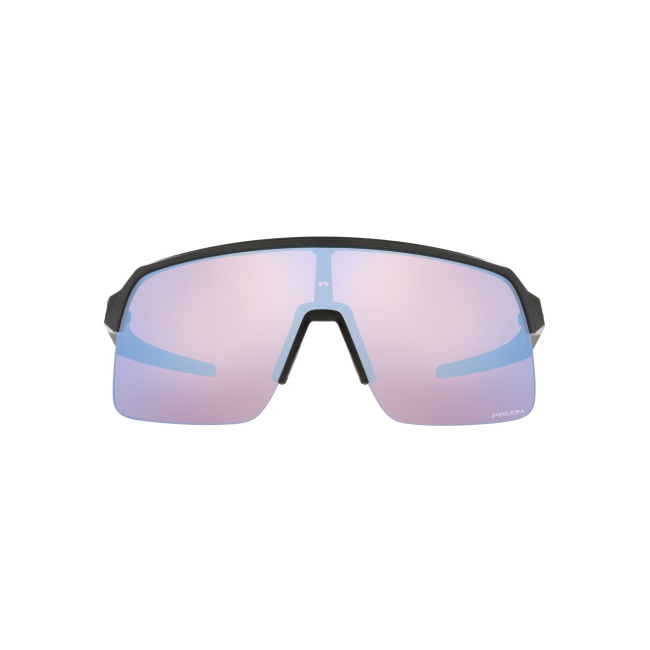 Oakley OO 9463 17 SUTRO LITE col. 17 è un occhiale da sole in acetato grigio satinato e calibro 39.