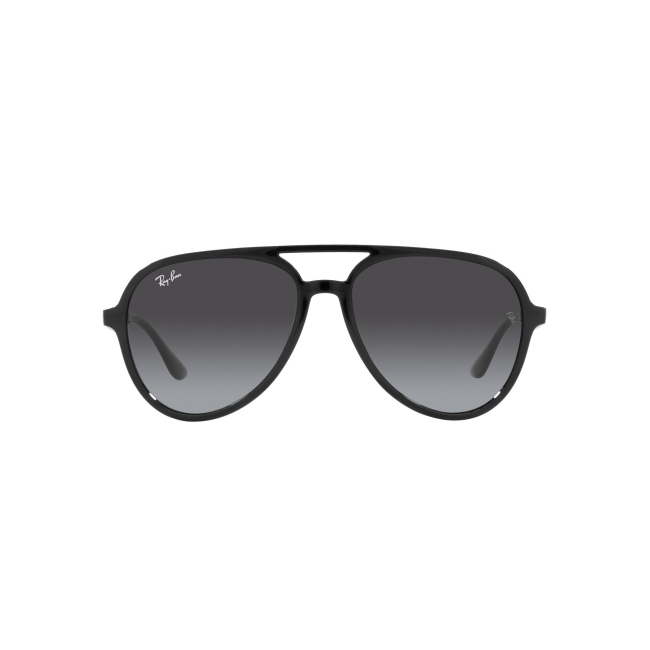 Ray-Ban RB 4376 col. 601/8G è un occhiale da sole in acetato nero lucido e calibro 57.