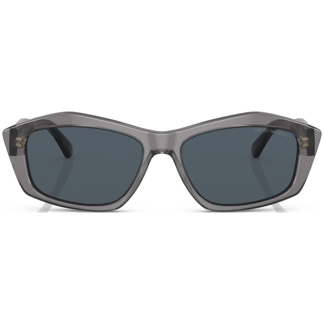 Emporio Armani EA 4187 col. 5029/87 è un occhiale da sole in acetato grigia trasparente e calibro 55.