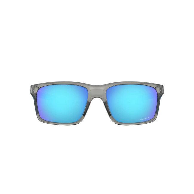 Oakley OO 9264 MAINLINK XL col. 42 è un occhiale da sole in acetato grigio trasparente e calibro 61.