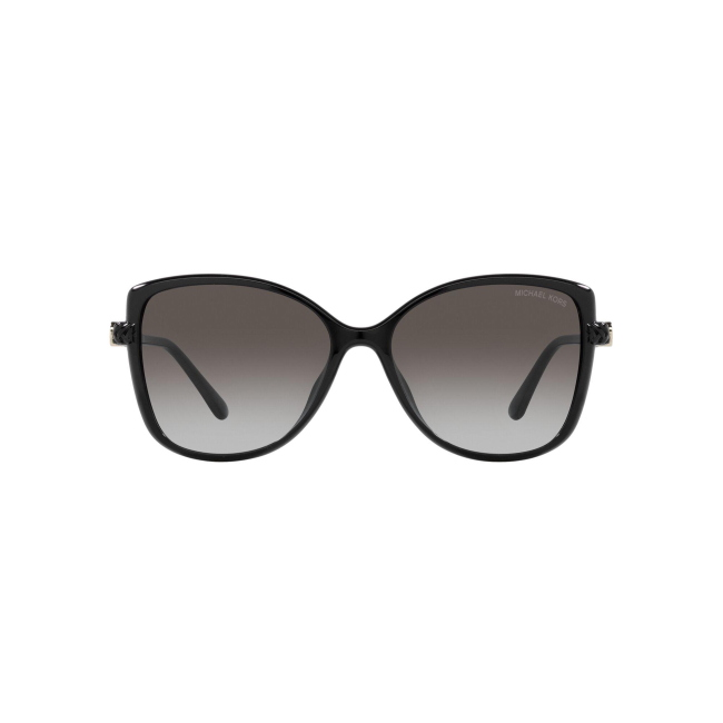 MICHAEL KORS MK 2181 U MALTA col. 30058G è un occhiale da sole da donna in acetato nero lucido, dalla forma farfalla e calibro 57.