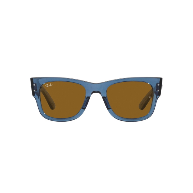Ray-Ban RB 0840 S MEGA WAYFARER col. 6680/73 è un occhiale da sole in acetato trasparente blu e calibro 51.