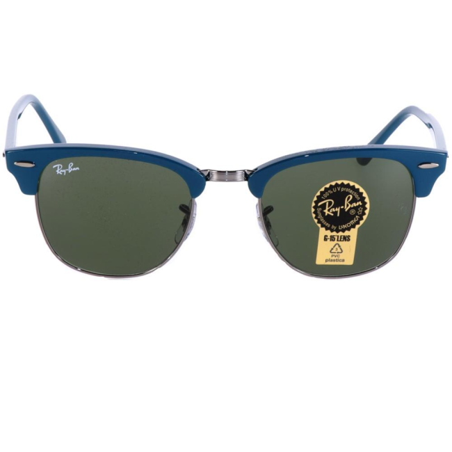 Ray-Ban RB 3016 CLUBMASTER col. 1389/31 è un occhiale da sole in acetato blu con oculari in metallo canna di fucile e calibro 51.