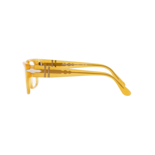Persol PO 3315 V col. 204 è una montatura da vista in acetato miele e calibro 55.