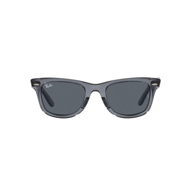 Ray-Ban RB 2140 WAYFARER col. 6641/R5 è un occhiale da sole in acetato grigia trasparente e calibro 50.