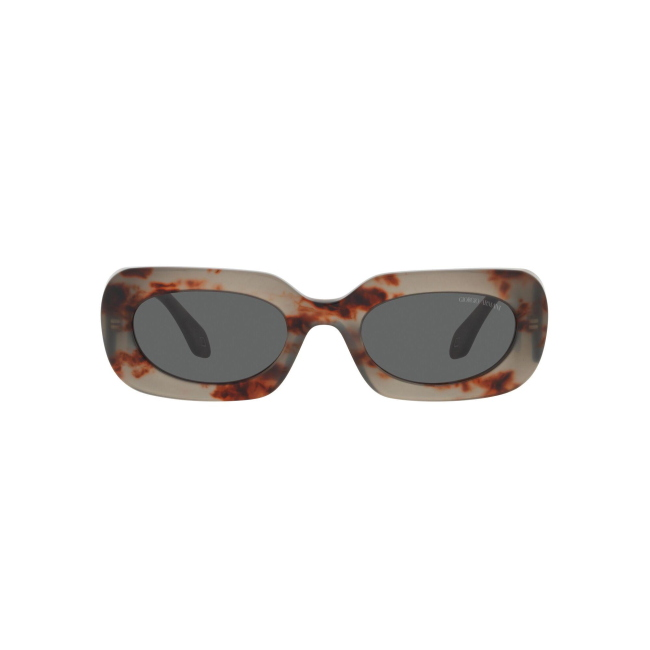 Giorgio Armani AR 8182 col. 5976/B1 è un occhiale da sole in acetato tartarugato marrone e grigio e calibro 52.