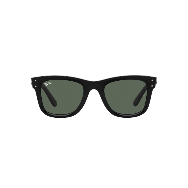 Ray-Ban RB R0502S WAYFARER REVERSE col. 6677/VR è un occhiale da sole in acetato nera lucida neri e calibro 50.