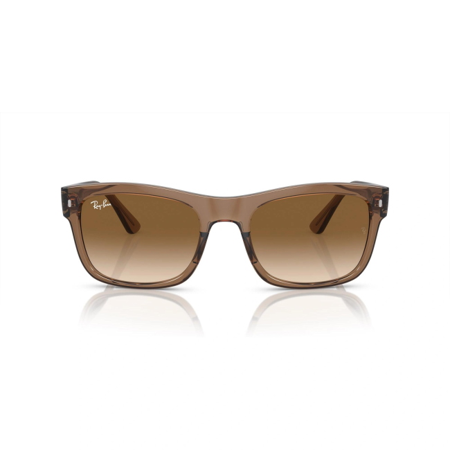 Ray-Ban RB 4428 col. 6640/51 è un occhiale da sole in acetato marrone chiaro trasparente e calibro 56.