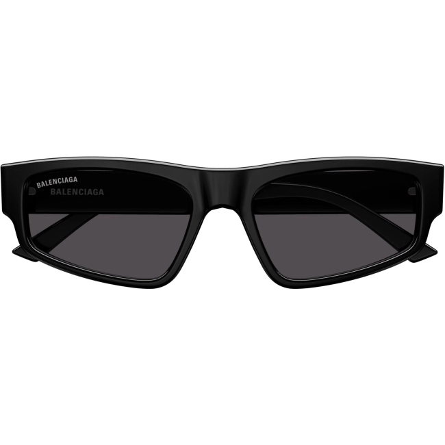 Balenciaga BB 0305 S col. 001 è un occhiale da sole in acetato nero lucido e calibro 56.