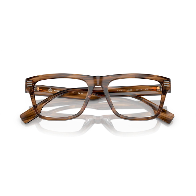 Burberry BE 2387 col. 4096 è una montatura da vista in marrone striato e calibro 55.