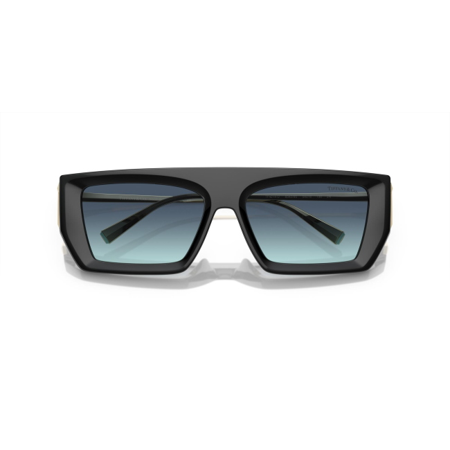 Tiffany & Co. TF 4214-U col. 8342/9S è un occhiale da sole da donna in acetato nero e aste metallo oro, dalla forma rettangolare e calibro 54.