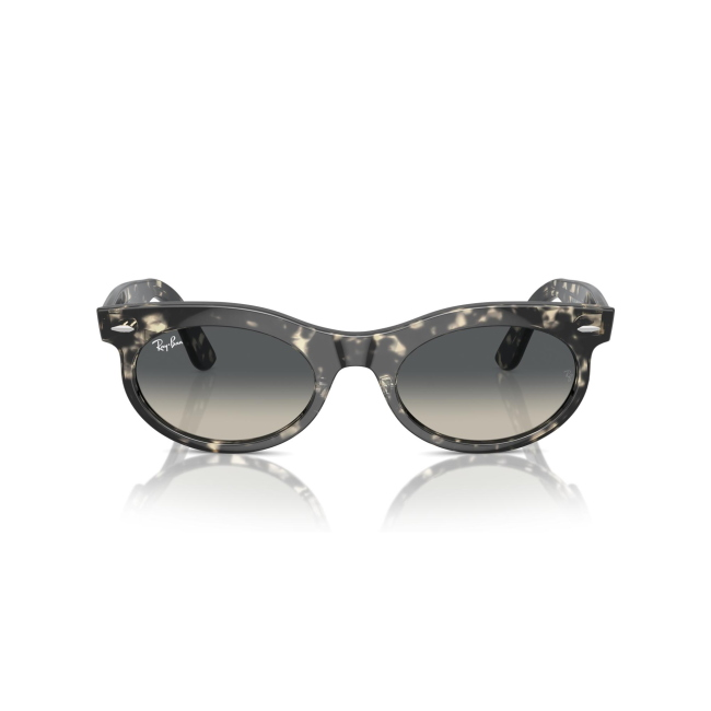 Ray-Ban RB 2242 WAYFARER OVAL col. 1333/71 è un occhiale da sole in acetato grigio tartarugato e calibro 53.