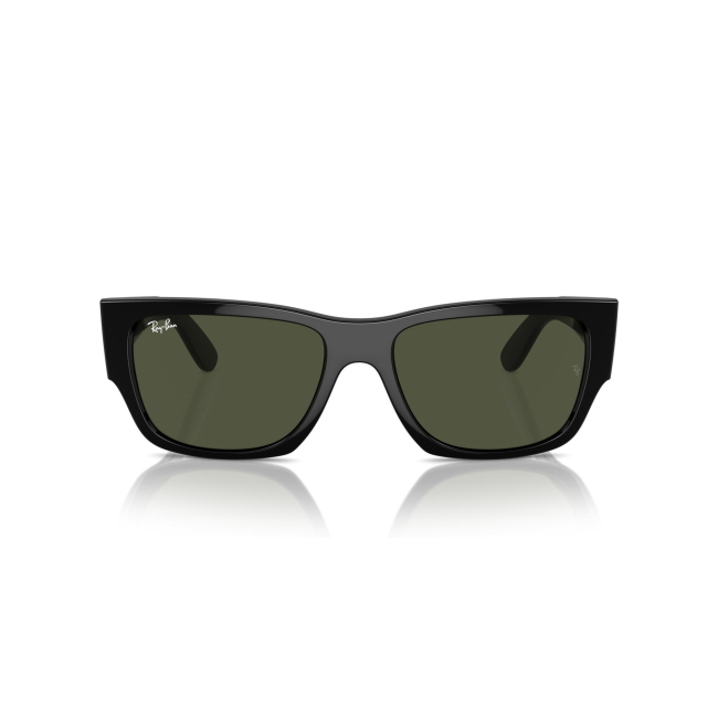 Ray-Ban RB 0947S CARLOS col. 901/31 è un occhiale da sole in acetato nero lucido e calibro 56.