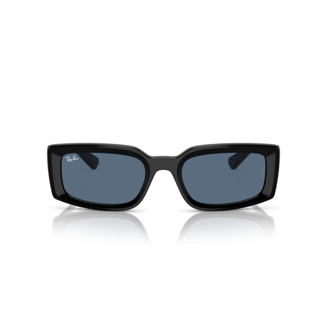 Ray-Ban RB 4395 KILIANE col. 6677/80 è un occhiale da sole in acetato nero lucido e calibro 54.