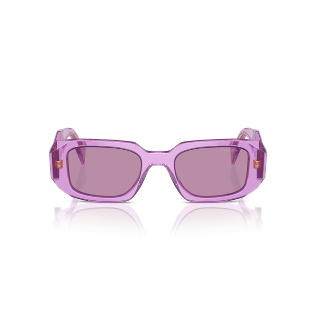 Prada SPR 17W col. 13R-07Q è un occhiale da sole in acetato ametista trasparente viola e calibro 49.