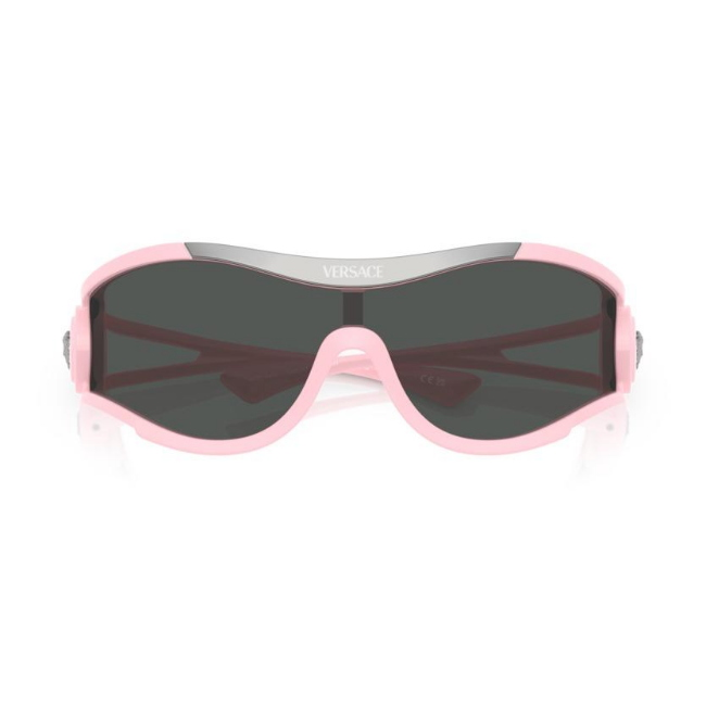 VERSACE VE4475 col. 548587 è un occhiale da sole da donna in iniettato, dalla forma irregolare e calibro 42.