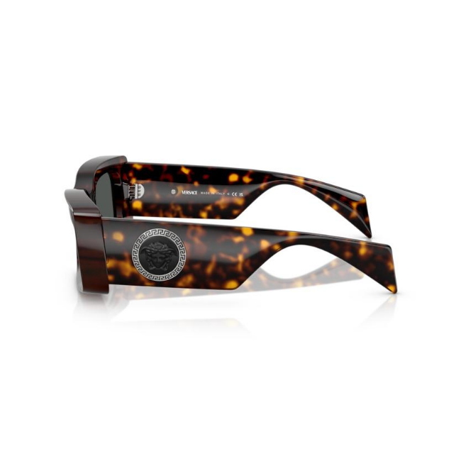VERSACE VE4474U col. 108/87 è un occhiale da sole in iniettato e calibro 52.