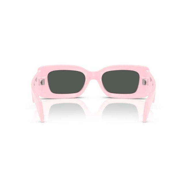 VERSACE VE4474U col. 548587 è un occhiale da sole da donna in iniettato, dalla forma rettangolare e calibro 52.