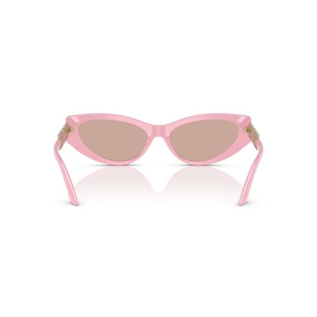 VERSACE VE4470B col. 5473/5 è un occhiale da sole da donna in acetato, dalla forma cat eye e calibro 56.