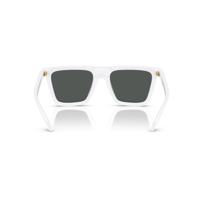 VERSACE VE4468U col. 314/87 è un occhiale da sole da uomo in nylon, dalla forma rettangolare e calibro 53.