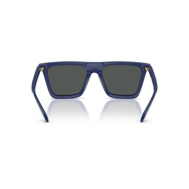VERSACE VE4468U col. 545087 è un occhiale da sole da uomo in nylon, dalla forma rettangolare e calibro 53.