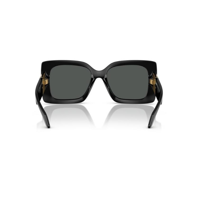 VERSACE VE4467U col. GB1/87 è un occhiale da sole da donna in nylon, dalla forma irregolare e calibro 54.