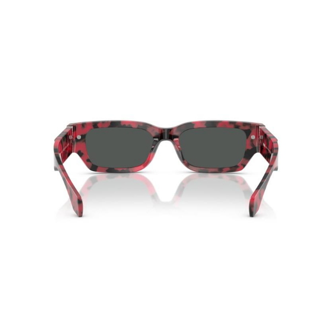 VERSACE VE4465 col. 545787 è un occhiale da sole da uomo in acetato, dalla forma rettangolare e calibro 53.