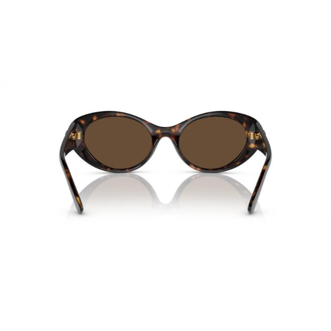 VERSACE VE4455U col. 108/73 è un occhiale da sole in iniettato e calibro 53.