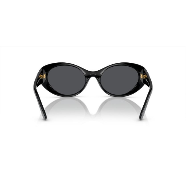VERSACE VE4455U col. GB1/87 è un occhiale da sole in iniettato e calibro 53.