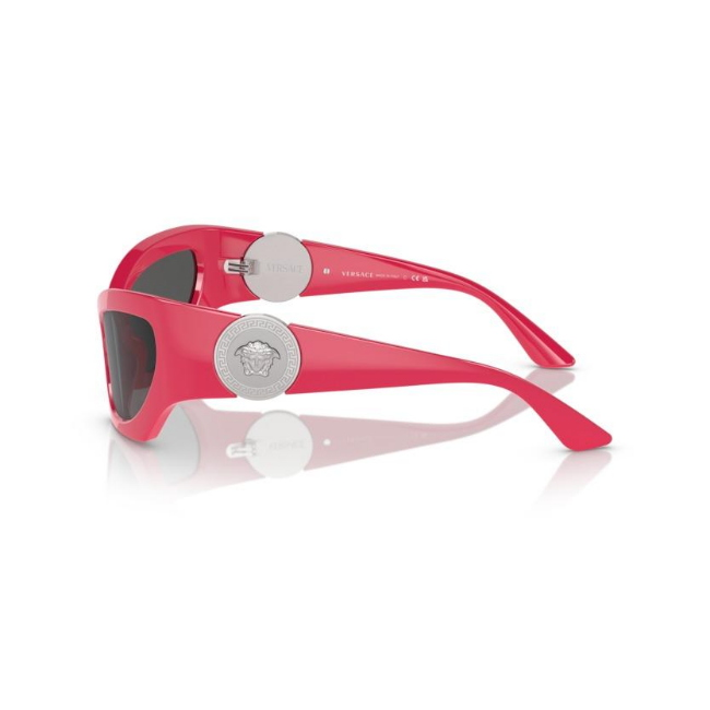 VERSACE VE4450 col. 541787 è un occhiale da sole da donna in iniettato, dalla forma cat eye e calibro 60.