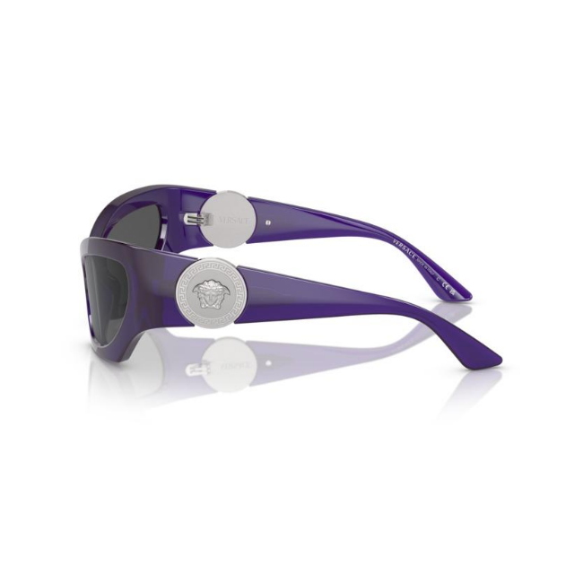 VERSACE VE4450 col. 541987 è un occhiale da sole da donna in iniettato, dalla forma cat eye e calibro 60.
