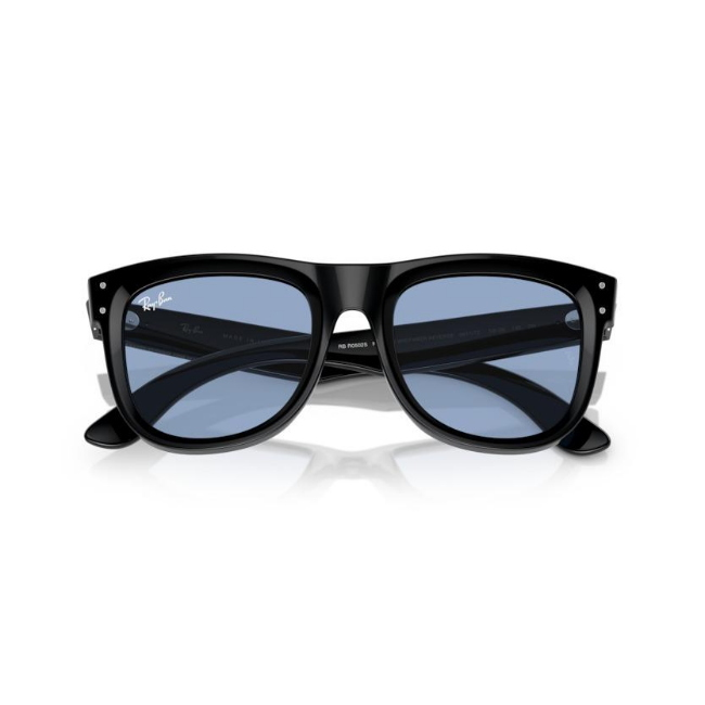 Ray-Ban RB R0502S WAYFARER REVERSE col. 667772 è un occhiale da sole e calibro 53.