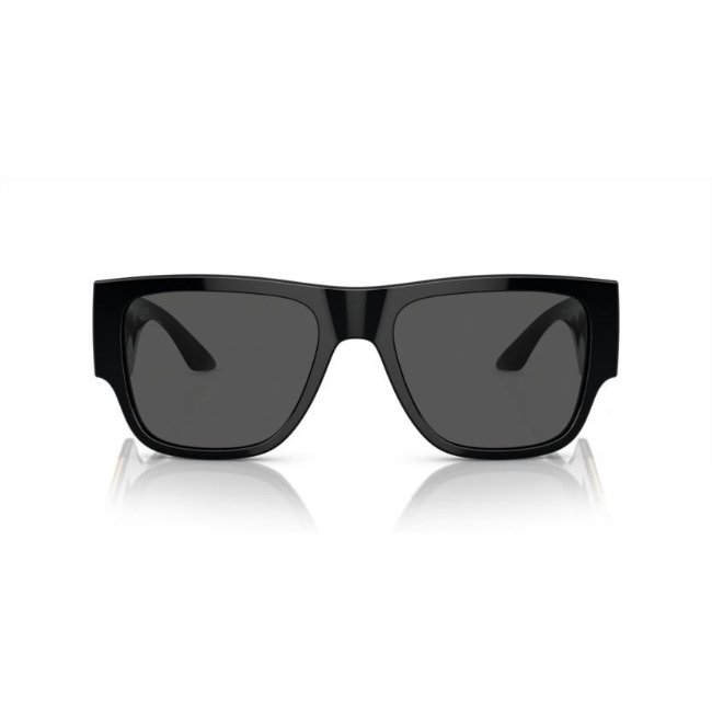 Versace 4403 SOLE col. GB1/87 è un occhiale da sole da uomo in acetato, dalla forma rettangolare e calibro 57.