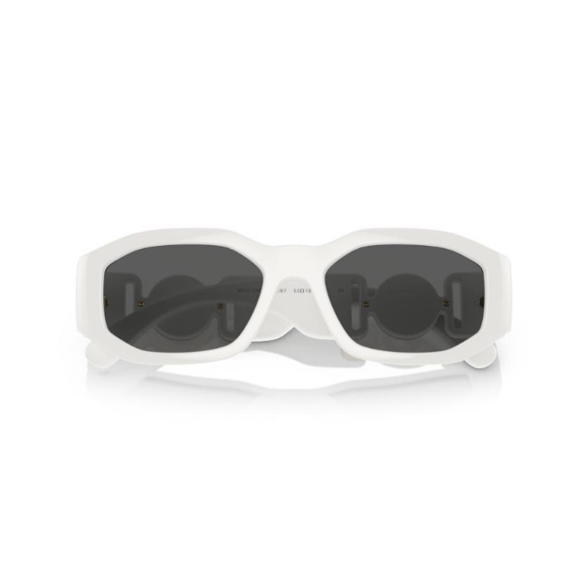 Versace 4361 col. 401/87 è un occhiale da sole da uomo in acetato bianco, dalla forma irregolare e calibro 53.