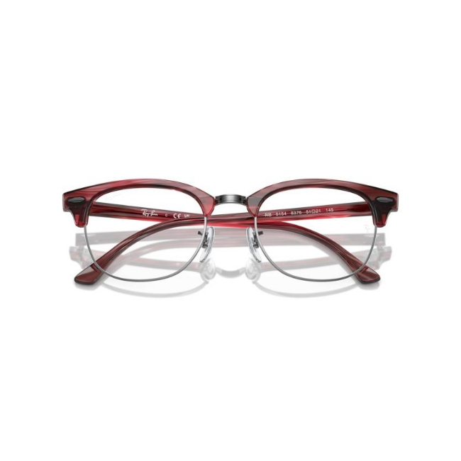 Ray-Ban RB 5154 CLUBMASTER col. 8376 è una montatura da vista in acetato striato rosso e calibro 51.